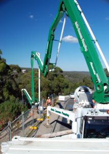 Pump lowers the boom 1 42 DSC_0730