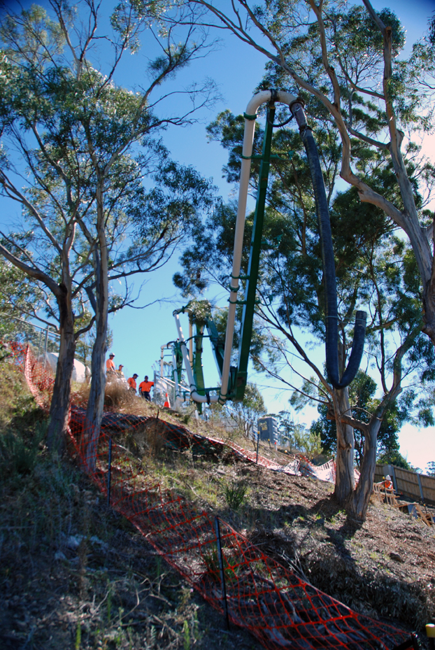 Pump retracts boom 42 DSC_0748