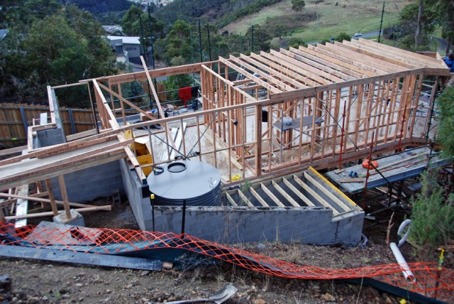 Framing and rainwater tank Day 57 66 DSC_0683