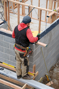 Framing upper level bottom plates w Nathan 65 DSC_0671