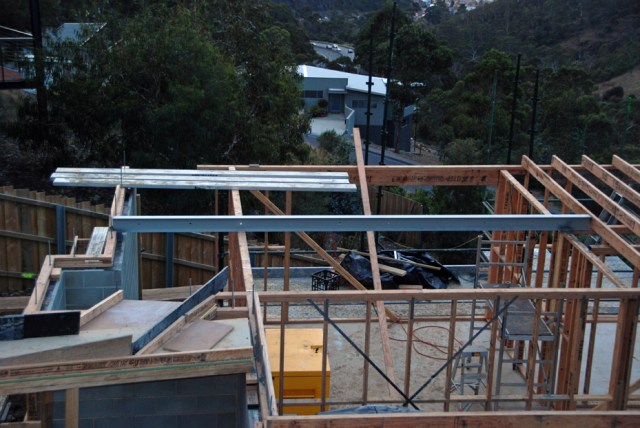 Steel I-beam in upper floor 2 66 DSC_0780