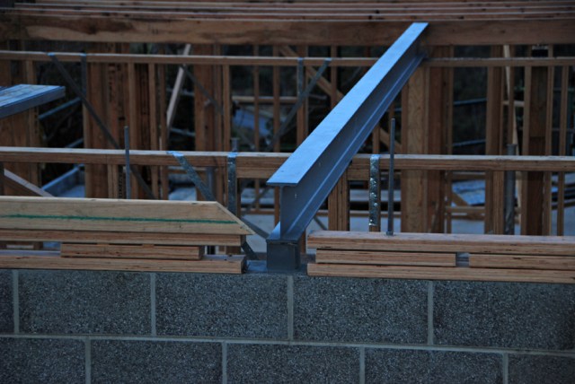 Steel I-beam in upper floor 66 DSC_0783