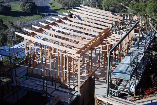 Roof structure 05 main roof 02 rafters nearly finished 72 DSC_0135